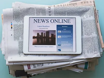 Маленькие гаишники в светоотражающих костюмах