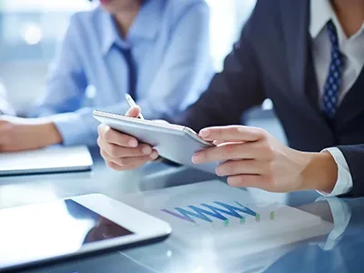 Безопасно, если вас увидят в защитной светоотражающей одежде